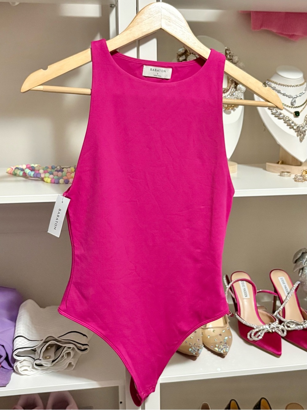 NWT Aritzia Babaton 90’s Contour Granita Hot Pink Bodysuit SMALL